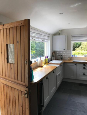 The Old Barn near St Ives - Rustic Charm & Space